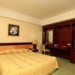 El Goli Pars Hotel