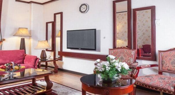 Ghasr Al ziafe Hotel Mashhad