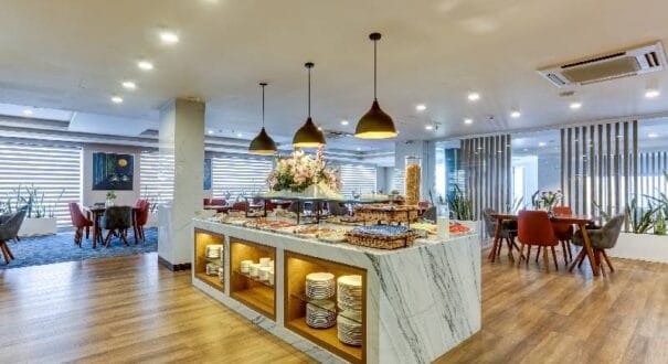 Avina Hotel Avina Hotel Qeshm