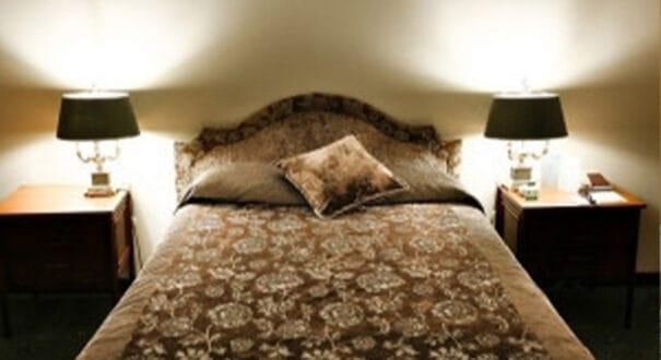 Double Room - Laleh International Hotel Laleh International Hotel